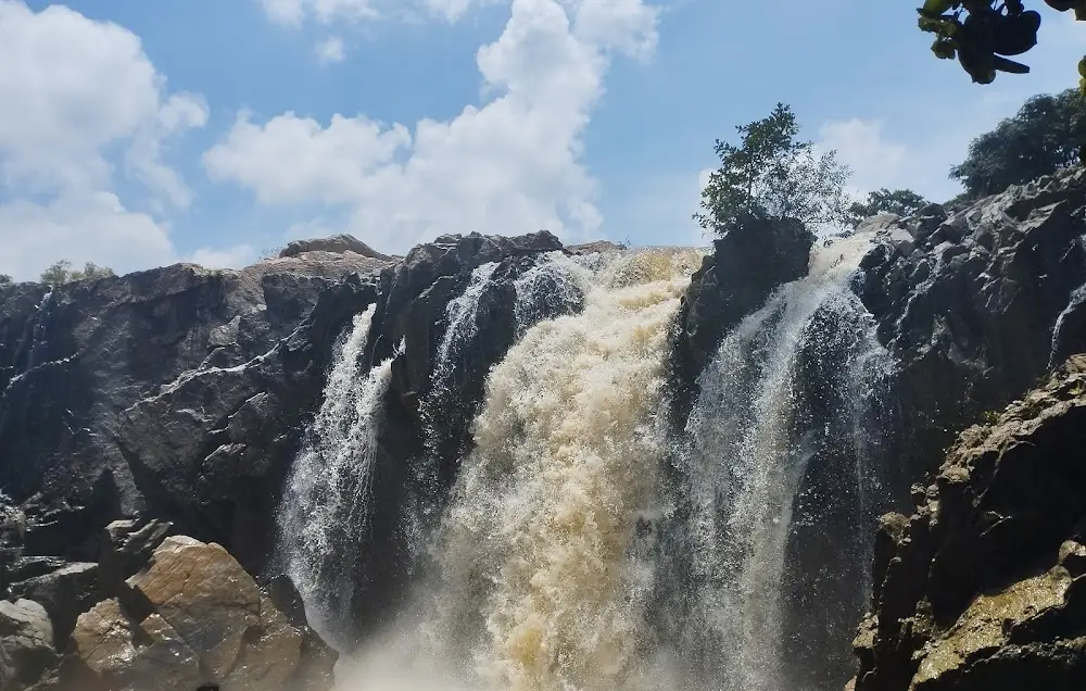 Bhimkund Waterfall | localdrive
