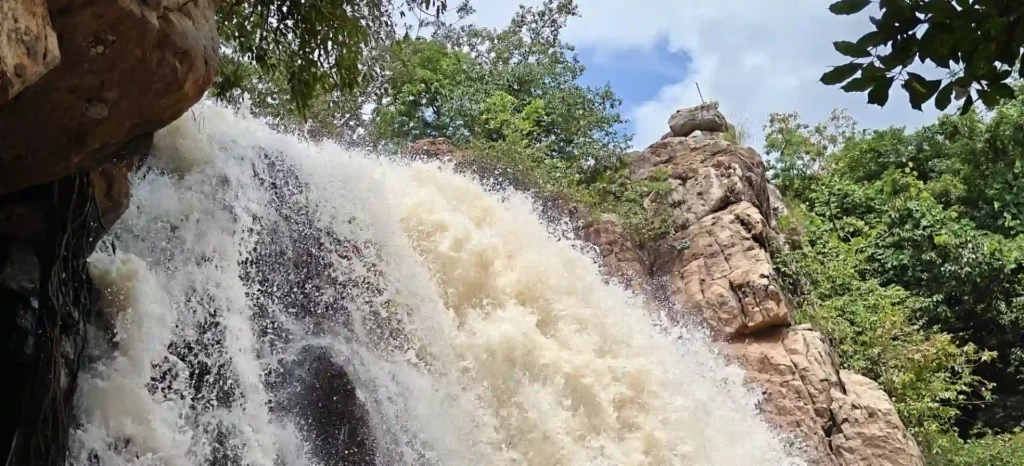 Sanaghagara Waterfall | localdrive