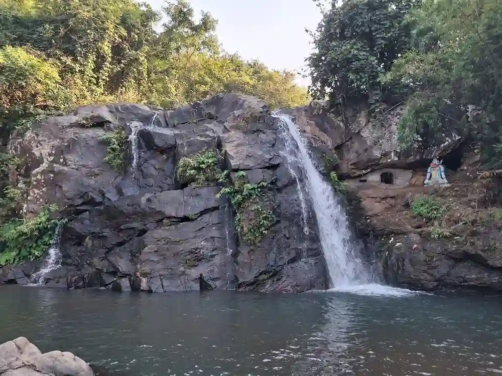 Phurlijharan Waterfall Bhawanipatna | localdrive