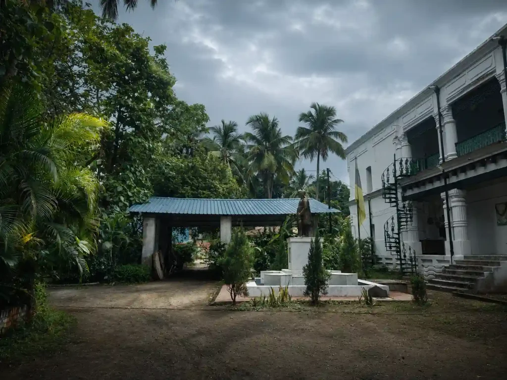 Khandapada Palace | localdrive