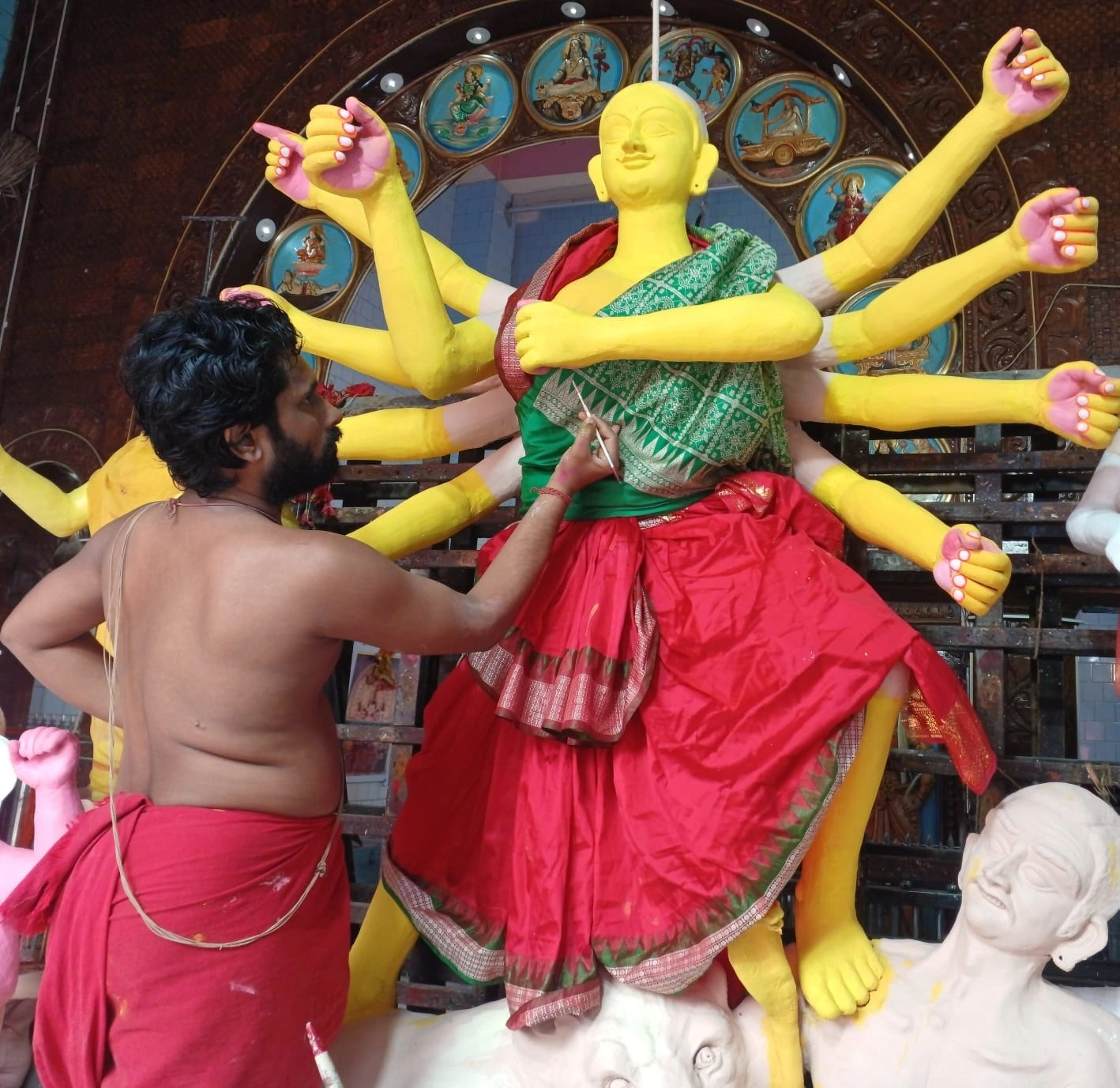 Traditional clay idol painting at Balu Bazar representing Kataka lineage since 1514